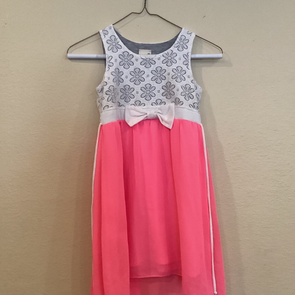 Size 6, brand lily bleu, color pink and white